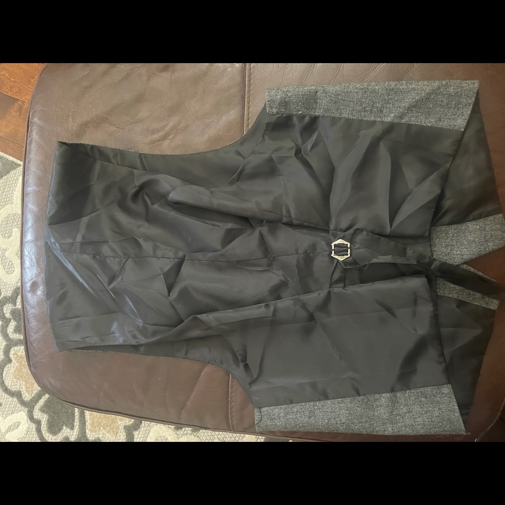 Midtown Man Vest - Picture 6 of 8